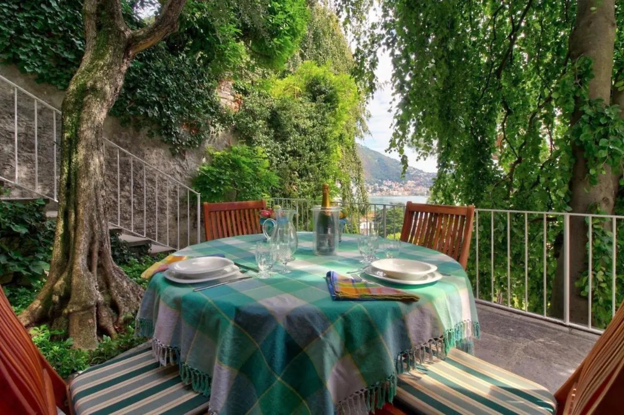 Villa Tobia Lake View Apartment By Halldis كومو إيطاليا